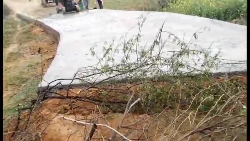 चोपन क्षेत्र के कइयो गांव में सरकारी कार्यों का बनाया जा रहा है खस्ता जिम्मेदार मौन बना जांच का विषय#ब्रेकिंगन्यूज😱🤔