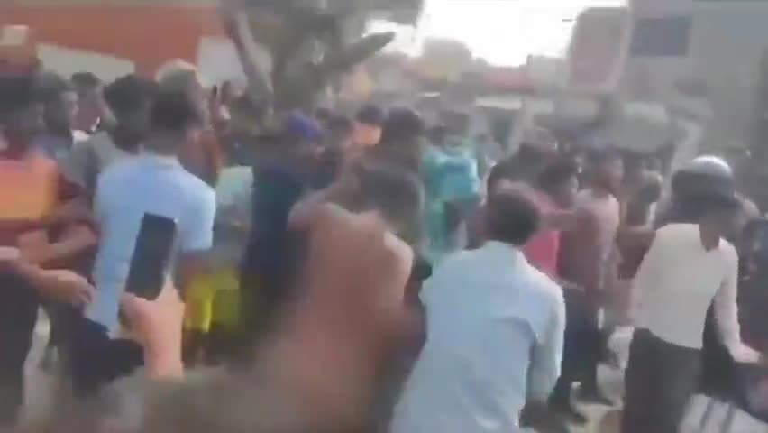 पश्चिम बंगाल में साधुओं को निर्वस्त्र कर पीटा गया #tmc 
#mamtabanerjee 
#lawandorder 
#hinduslivesmatter