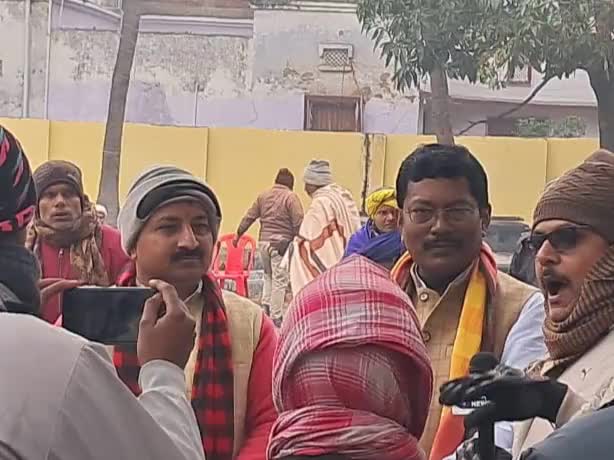 आज मधुबनी पीडब्ल्यूडी I B में #भारतीय_जनता_पार्टी, #मधुबनी द्वारा आयोजित मकर संक्रांति के उत्सव पर चुरा_दही भोज में शामिल हुआ। 
इस अवसर पर स्थानीय सांसद श्री अशोक यादव , भाजपा नेता Kundan Pratap Singh  ,भाजपा जिला अध्यक्ष Shankar Jha , विधा
