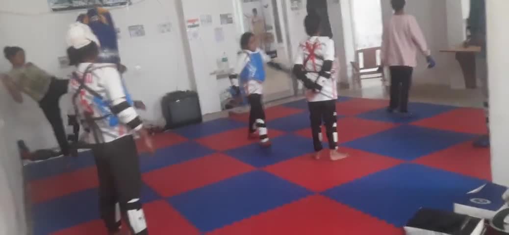 चूरू मार्शल आर्ट क्लब पंखा सर्किल चूरू प्रवेश प्रारंभ 894945 4445#churuvision #karate #taekwondo #selfdefence