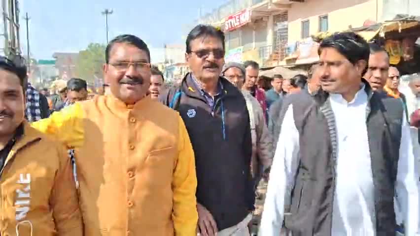 करेरा - श्री राम दरबार राम प्रतिष्ठा समारोह कलश यात्रा मैं शामिल हुए विधायक रमेश खटीक !! #SonuVlog