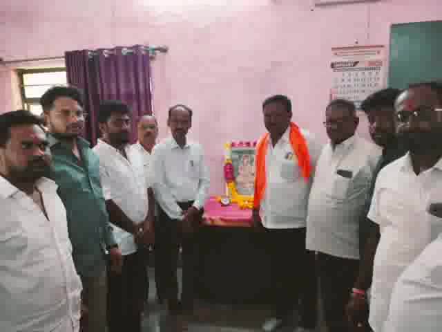 ಶಹಾಬಾದ: ತಹಶೀಲ್ದಾರ್ ಕಚೇರಿಯಲ್ಲಿ ಅಂಬಿಗರ ಚೌಡಯ್ಯನವರ ಜಯಂತ್ಯುತ್ಸವ ಆಚರಣೆ