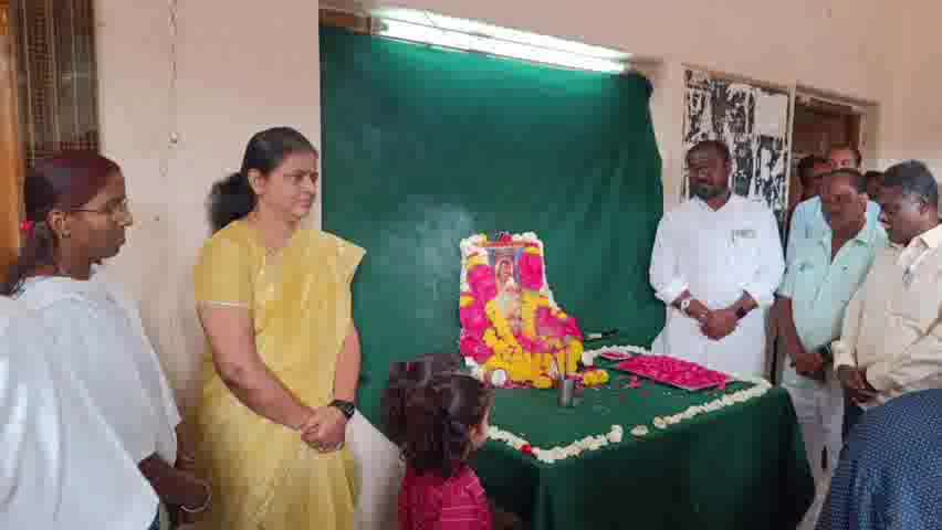 ಶಹಾಬಾದ: ನಗರದ ನಗರಸಭೆ ಕಚೇರಿಯಲ್ಲಿ ಅಂಬಿಗರ ಚೌಡಯ್ಯ ಜಯಂತಿ ಆಚರಣೆ