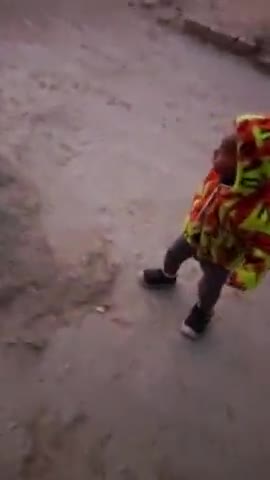 madhaya pradesh के शहडोल जिले के कर्राबन गांव में एक 13 माह का मासूम बच्चा वीडियो आया सामने @#@#