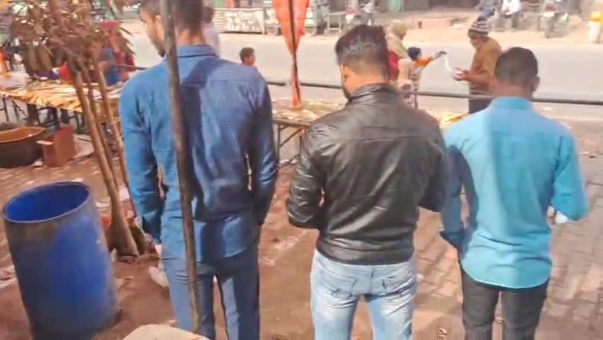 खुर्जा, 22 जनवरी 2024 मैं लोगों ने कराए भंडारे, जीटी रोड पहासू रोड में हुए भंडारे, उद्घाटन वाले दिन
#राम_मंदिर #खुर्जा