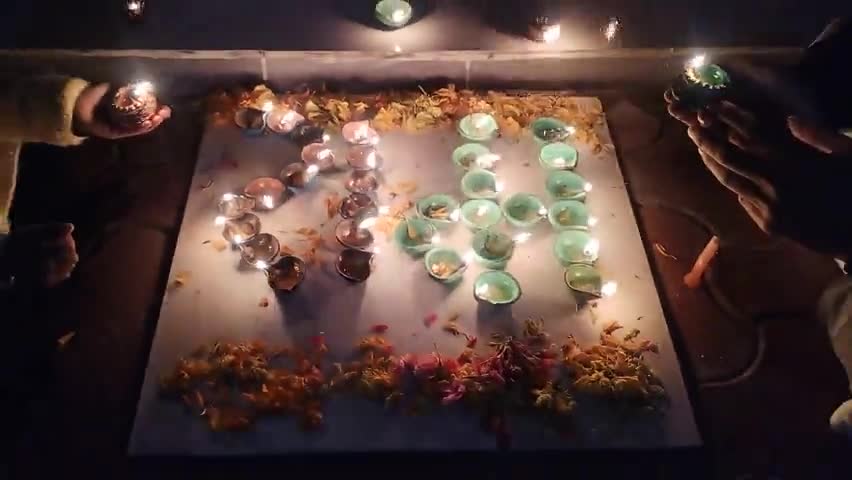 जय श्री राम।
विशी  के साथ प्रभू भजन के कुछ पल।