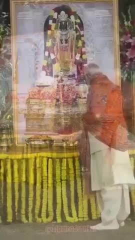 द्वार सजाओ, पलक बिछाओ,
घर-घर में अब ज्योति जलाओ। 

#ramjyoti