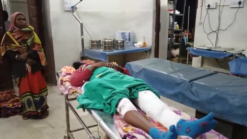 झींकपानी: चक्रधरपुर मार्ग के बोड़दा पुल के पास तेज रफ्तार की मोटरसाइकिल के धक्के से 20 वर्षीय महिला जख्मी , सदर अस्पताल में दाखिल