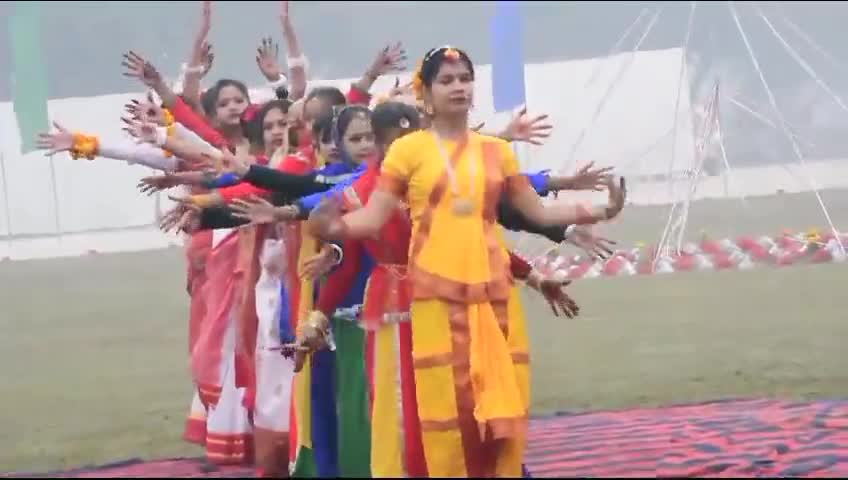 #गणतंत्र_दिवस के अवसर पर भारतीय संस्कृति का दर्शन कराती इन बच्चियों ने सबका दिल जीत लिया।

#RepublicDay2024 #26january2024