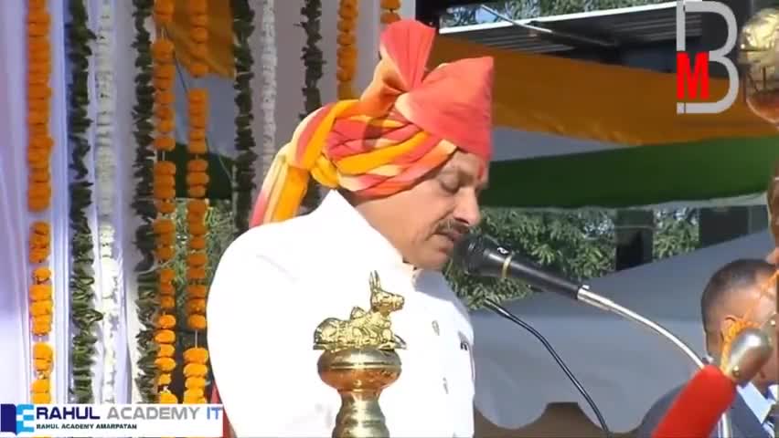 चयनित 700 उम्‍मीदवारों को नियुक्ति पत्र प्रदान किए गए हैं। #mpnews #cmtoday#pmvishwakarmayojana #rahul_soni#8982216767