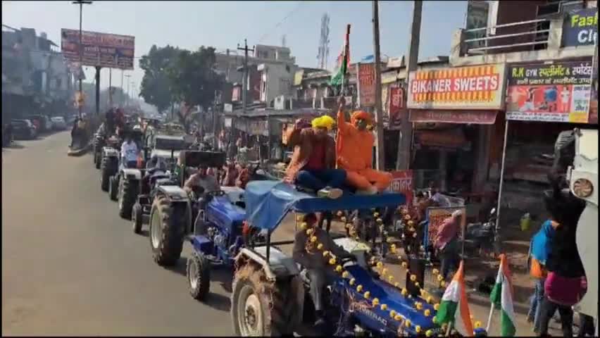 बाढड़ा: एमएसपी सहित विभिन्न मांगों को लेकर भाकियू ने बाढ़ड़ा में निकाला ट्रैक्टर मार्च, एसडीएम को साैंपा ज्ञापन