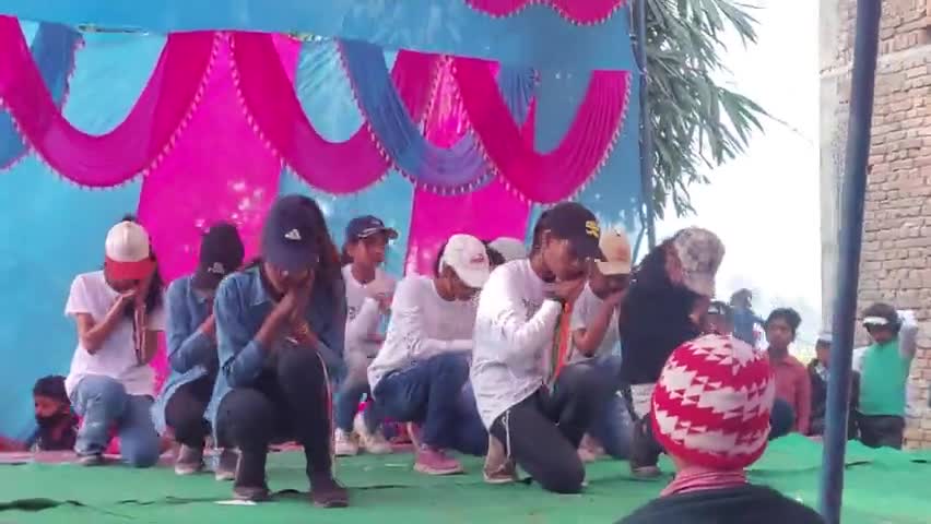 #republicday2024 : संदेशे आते हैं...

G.C. Excellent English School Lamichaur में गणतंत्र दिवस समारोह के कुछ झलकियां।