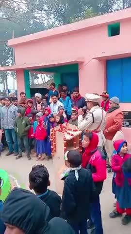 नरकटियागंज: sathi gav me ghanda tolan karte huye sathi thana adhyakchh #lauriya #sathishgowdadore