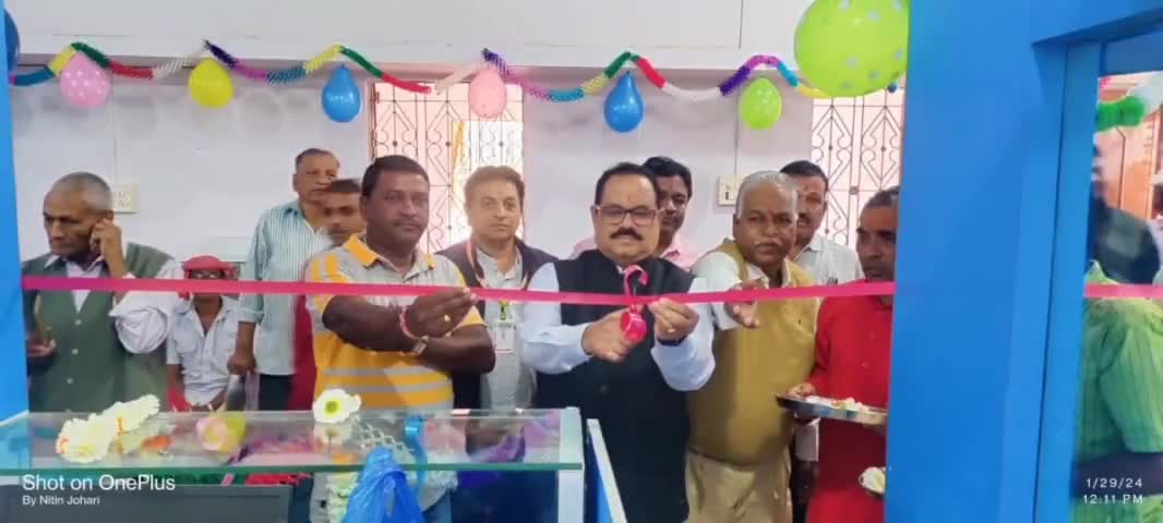 कट्ठीवाड़ा: कठ्ठीवाडा जिला सहकारी बैंक शाखा का नवीन भवन में महाप्रबंधक आर एस वसुनिया ने शुभारंभ किया