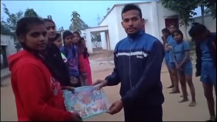 कबड्डी ग्राउंड पर पहुंच कर खिलाड़ियों को किए पुरस्कृत प्रद्युम्नकुमारबाबा ने | #aaj ka taaja khabar |# मुख्य समाचार|🏅🏅
