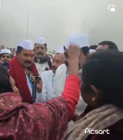 कोलासी, कटिहार में बहन, पूनम पासवान जी के नेतृत्व में हजारों की संख्या में लोगों ने राहुल जी का स्वागत किया
#एस_एम_झा