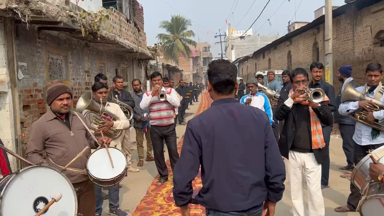 #बड़हिया में सेवानिवृत्ति लखीसराय डीएम #अमरेन्द्र बाबू का सम्मान सह विदाई समारोह कर शुभकामनाएं दिया।उनसे बहुत कुछ प्रेरणा मिली है,उनके स्वस्थ और दीर्घायु जीवन की मंगलकामना करता हूं॥