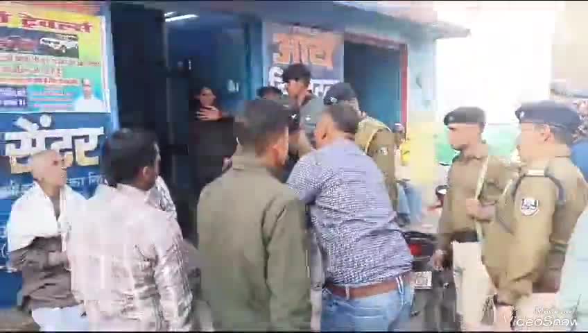 केसठ: डुमरांव एसडीपीओ एवं डीआईओ की टीम ने केसठ में मादक पदार्थ से संबंधित चलाया सर्च अभियान