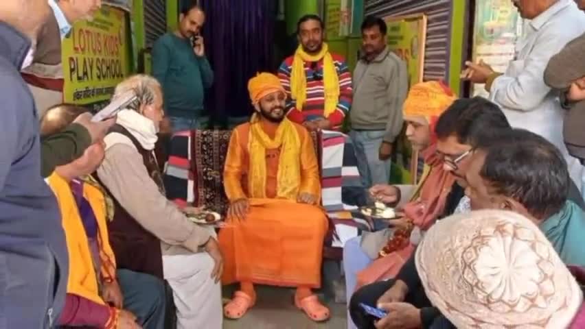 रामगढ़वा: रामगढ़वा बाजार के राम जानकी मंदिर के प्रांगण में प्राण प्रतिष्ठा महायज्ञ की तैयारीयों का निरीक्षण कीए महंत रविशंकर गिरी