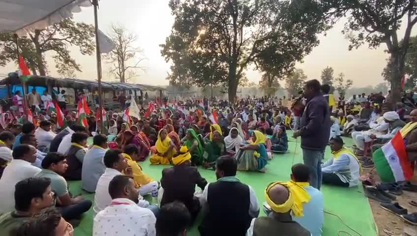 अंबिकापुर: #हसदेव के जंगलों को काटने से बचाने के लिए राजस्थान से पहुंचे विधायक, कहा- सरकार #अडानी के फायदे के लिए कटवा रही पेड़