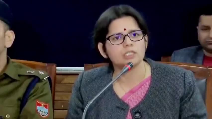 दंगाई पहले से तैयार थे हमला करने के लिए 

ये बता रही है #हल्द्वानी की डीएम साहिबा 

महिला पुलिस पर भी हमला किया गया पत्थर बरसाए गए।