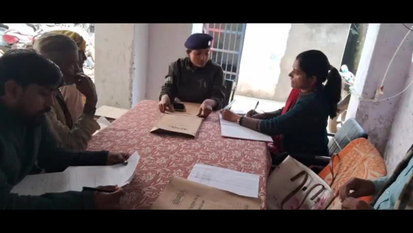 फेनहारा: फेनहारा थाने में लगे जनता दरबार में एक पेंडिंग मामले में दोनों पक्षों को दिया गया नोटिस, CO ने दी जानकारी