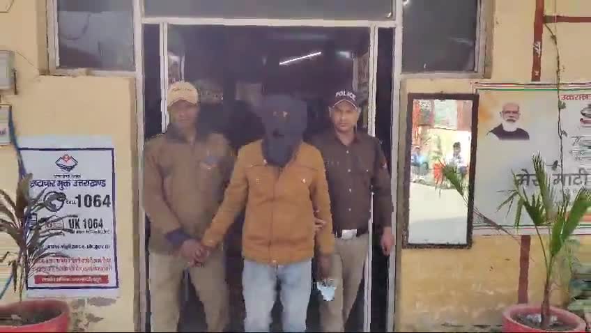एक बाइक चोर को एक चोरी की बाइक के साथ गदरपुर पुलिस ने किया गिरफ्तार