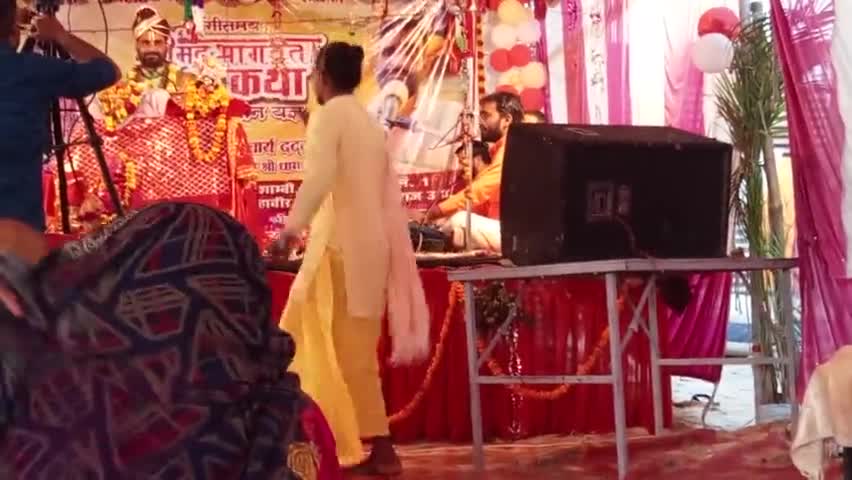 महंत श्री भूपेन्द्र दास जी के सानिध्य में श्रीमदभागवत कथा में झूमते श्रद्धालु #gonda #pryagraj #amethi #basti #news18