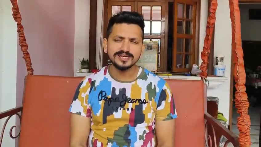 #पब्लिक एप लफ्जों का एहसास दर्द में बयान किया है