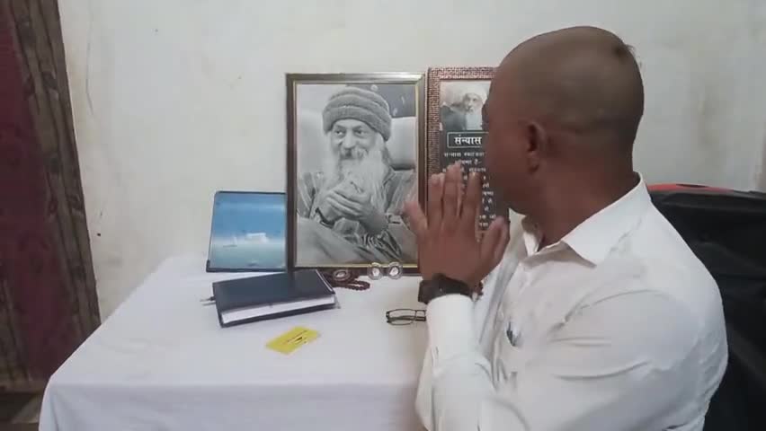 भारतीय संतो के आसमान में #संत शिरोमणि #रविदास जी एक महातारा हैं _ ऐसा सदगुरू ओशो अपने रविदास जी के उपर दी गई प्रवचन माला में बताते।
सभी को सन्त शिरोमणि #रविदास जी की जयंती की हार्दिक बधाई एवम मंगलकामनाए