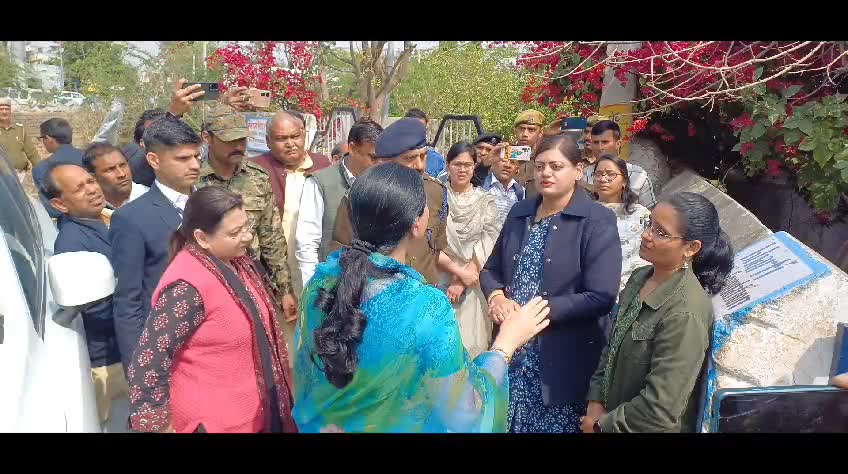 अजमेर: ##पुष्कर विधानसभा के भुणाभाई गांव में उपमुख्यमंत्री दिया कुमारी ने आंगनबाड़ी का किया औचक  निरीक्षण@@