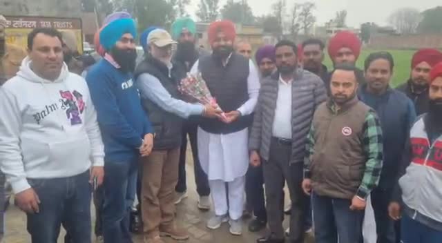ਕਲਾਨੌਰ: ਪੰਜਾਬ ਦਰਮਿਆਨੇ ਉਦਯੋਗ ਵਿਕਾਸ ਬੋਰਡ ਦੇ ਵਾਈਸ ਚੇਅਰਮੈਨ ਗੁਰਦੀਪ ਰੰਧਾਵਾ ਨੇ ਪਿੰਡ ਜੌੜੀਆ ਖੁਰਦ ਵਿਖੇ ਆਮ ਆਦਮੀ ਕਲੀਨਿਕ ਦਾ ਕੀਤਾ ਉਦਘਾਟਨ