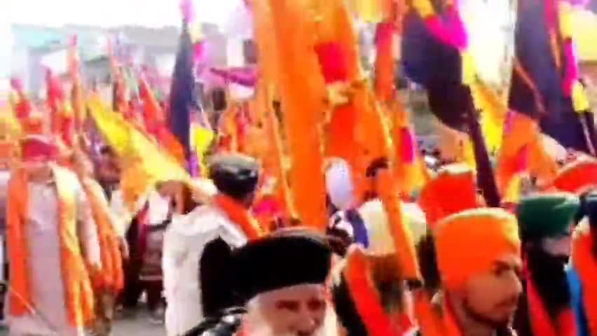 ਕਲਾਨੌਰ: ਕਲਾਨੌਰ:ਕਲਾਨੌਰ:ਹੁਸ਼ਿਆਰਪੁਰ ਤੋਂ ਚਲਦੇ ਪੈਦਲ ਸੰਗ ਯਾਤਰਾ ਦਾ ਪਿੰਡ ਗਜਨੀਪੁਰ ਵਿਖੇ ਪਹੁੰਚਣ ਤੇ ਸੰਗਤਾਂ ਨੇ ਕੀਤਾ ਭਰਵਾਂ ਸਵਾਗਤ