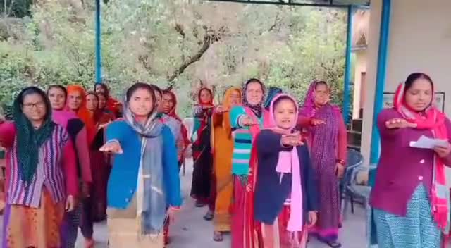 जिलासू: सूगी में राष्ट्रीय ग्रामीण आजीविका मिशन के तहत समूह की महिलाओं को मतदान की दिलाई गई शपथ