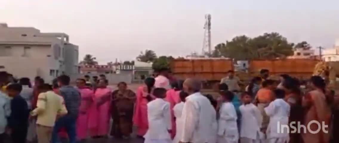 ನಿಪ್ಪಾಣಿ: ಬೇಡಕಿಹಾಳ ಗ್ರಾಮದಲ್ಲಿ ಸುವರ್ಣ‌ ಕರ್ನಾಟಕ ರಥೋತ್ಸವಕ್ಕೆ ಅದ್ಧೂರಿ ಸ್ವಾಗತ