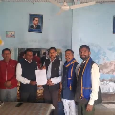 भीम आर्मी भारत एकता मिशन संगठन ने अपने संगठन के पूर्व जिला प्रभारी निर्दोष कुमार गौतम को मैनपुरी लोकसभा 21 से चुनाव लड़ने हेतु बहुजन समाज पार्टी के जिला अध्यक्ष को आवेदन पत्र दिया।
#vijaykumarazad #bhimarmyworld #BSP #BspIndia