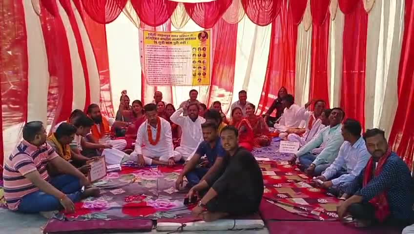 16 सूत्री मांगों को लेकर हवेली खड़गपुर नगर परिषद में आज से उपमुख पार्षद सहित 5 वार्ड पार्षद भूख हड़ताल पर आज से बैठ गए हैं अब बाकी वार्ड पार्षद उनके समर्थन में बैठे हुए हैं । #viralreel  #samratchoudhary #BJPBihar #kharagpur #munger