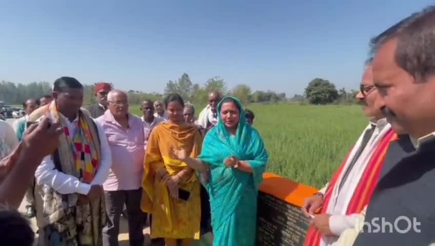 #नपाध्यक्ष अलका सिंह ने बोडिया में किया 14 #लाख की #लागत से बनी #सड़क का #लोकार्पण ।