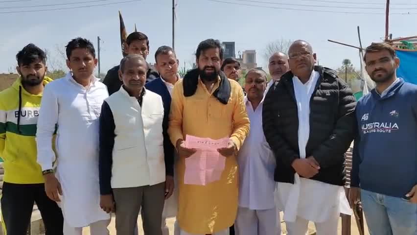 कल रविवार दिनांक 10 मार्च को सर्वजातीय महापंचायत में गोरखपुर जिला फतेहाबाद पहुचेंगे।

 #महापंचायत #जयहिंदसेना #NaveenJaihind #फतेहाबाद #हरियाणा