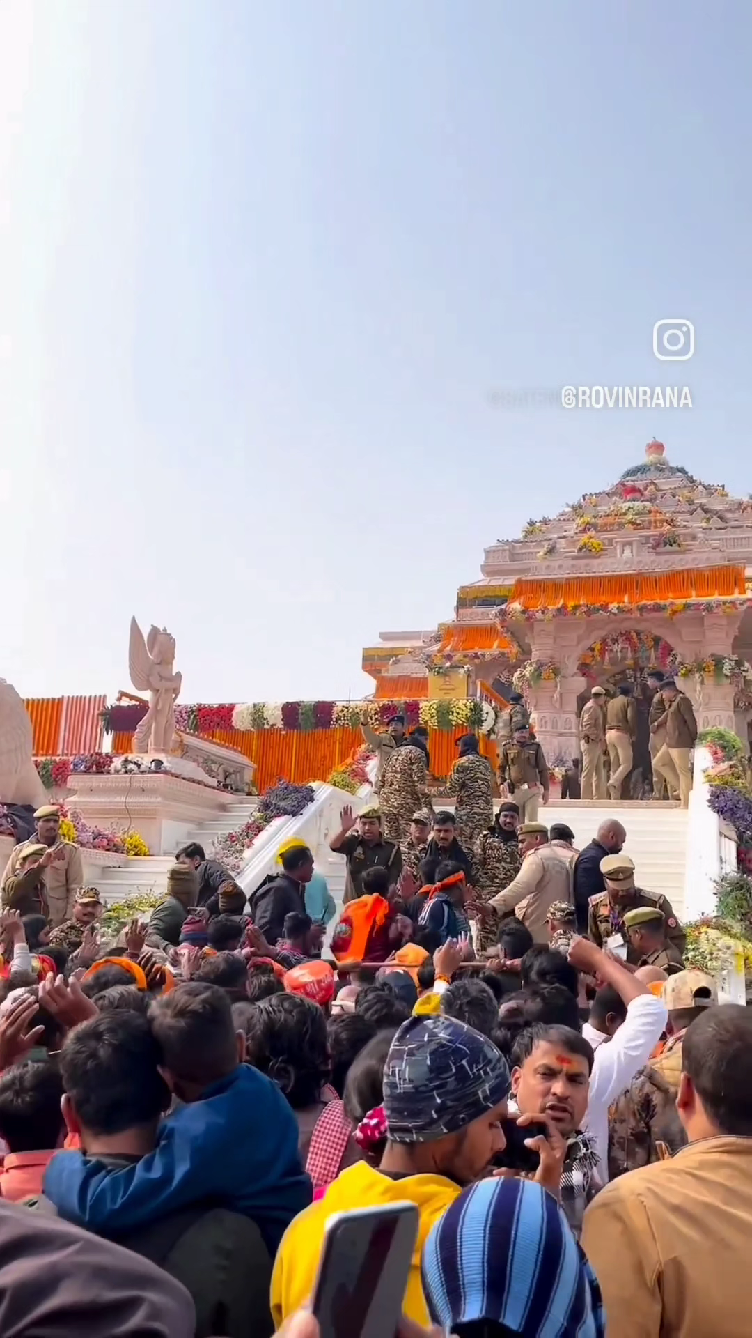 ▶️अयोध्या: श्री राम जन्मभूमि मंदिर में दर्शन के लिए भक्तों की भीड़ उमड़ी।
#Ayodhya | #राममंदिर #UttarPrades