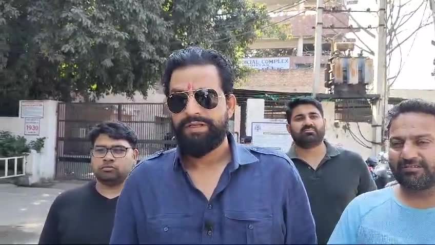 सिंचाई विभाग वाले मामले को लेकर आज रोहतक कोर्ट में तारीख।
#किसान #SYL #रोहतक_कोर्ट #हरियाणा #नवीन_जयहिन्द #जयहिंदसेना
