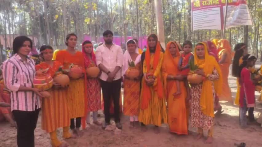 मां मंझरिया देवी मंदिर से निकली गई भव्य कलश यात्रा