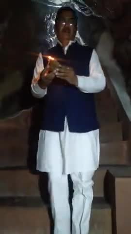 #गुरुदत्तगुफा आदि मुनिराज निर्वाण को प्राप्त हुए सिध्द क्षेत्र दौणगिर जी पवर्त पर।
गुफा के संबंध में विविध किवदन्तियाँ  मे एक  यह है कि सेंधपा गाँव का रहने वाला एक भील प्रतिदिन इस गुफा में जाता था और वहाँ से कमल का एक फूल लाता था #पवनघुवारा
