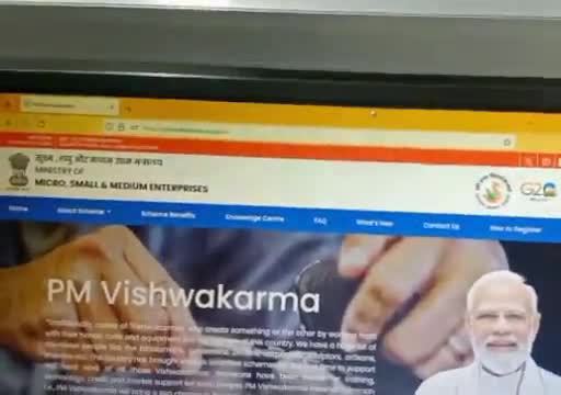 कटंगी : पीएम विश्वकर्मा योजना के फॉर्म छतेरा रोड में भरे जा रहे है,प्रात: 7 बजे से ।#कटंगी #katangi #katanginews