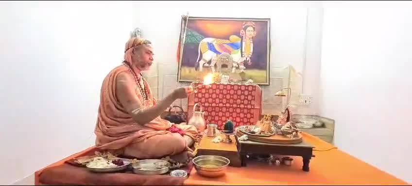 #गौमाता_प्रतिष्ठा_आन्दोलन के अन्तर्गत तीसरे दिन प्रातः काल की महागणपति पूजा करते हुए पूज्यपाद परमाराध्यचरण 🚩🙏🙏

#ज्योतिर्मठ #शंकराचार्य
