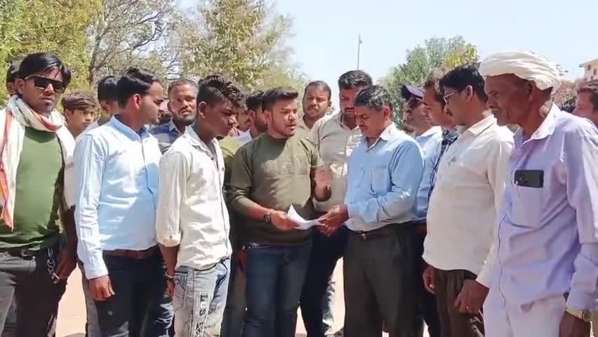 ##आदिवासी पर अत्याचार नही सहेंगे

##आदिवासियों का यदि हनन हुआ तो ##खून बहेगा सड़को पर