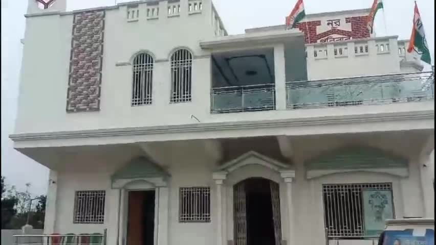 রঘুনাথগঞ্জ ১: গার্ডেনরিচ কান্ডে অধীর চৌধুরীর বিস্ফোরক মন্তব্যের পরিপ্রেক্ষিতে মঙ্গলজন এলাকায় সাংবাদিকদের মুখোমুখি জঙ্গিপুর সাংসদ