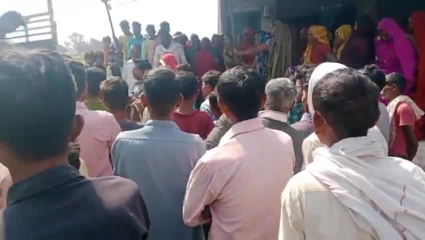 हसेरन: नान्हें पुर गांव में फांसी के फंदे पर लटका मिला महिला का शव,हत्या का आरोप