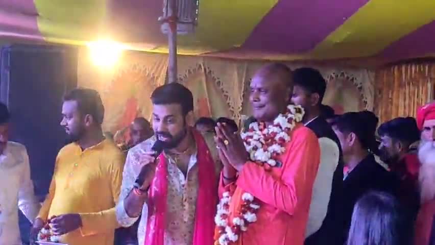 पहाड़पुर: ऐतिहासिक रहा पूर्वी सरेया पंचायत में 22 वर वधुओं की सामूहिक शुभ विवाह।लाखों लोग बने साक्षी।कलाकारों ने मचाया धमाल।