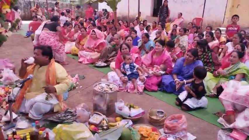 बड़े बचेली: किरन्दुल-किरन्दुल में बंगीय समाज द्वारा की गई शीतला माता की पूजा